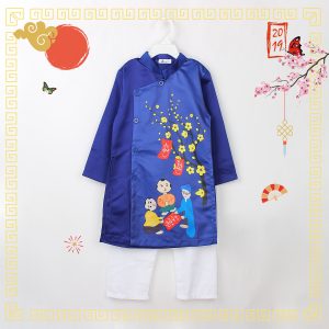 Áo dài tết cách tân bé trai Kiza in hình thầy đồ kèm câu đối HT18 Áo dài tết cách tân bé trai Kiza in hình thầy đồ kèm câu đối HT18