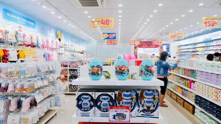 Gợi ý cho mẹ địa chỉ mua xe đẩy Combi giá rẻ, uy tín