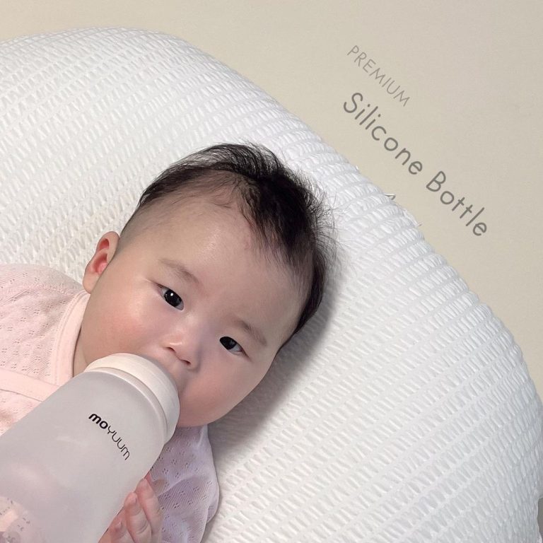 Giải đáp bình sữa cho trẻ sơ sinh bao nhiêu ml?